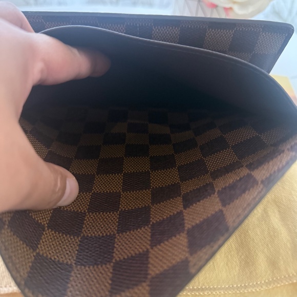 Authentic LV Josephine wallet - Picture 5 of 5